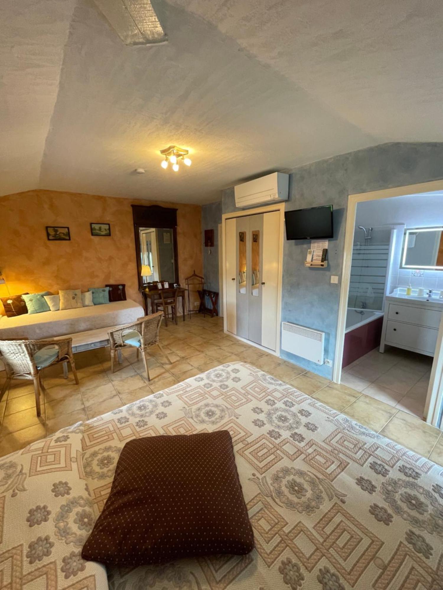 Le Manoir Du Raveyron Hotel Vallon-Pont-dʼArc Kültér fotó