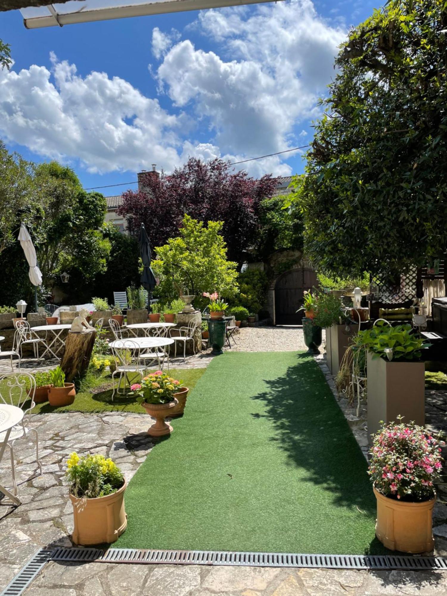 Le Manoir Du Raveyron Hotel Vallon-Pont-dʼArc Kültér fotó